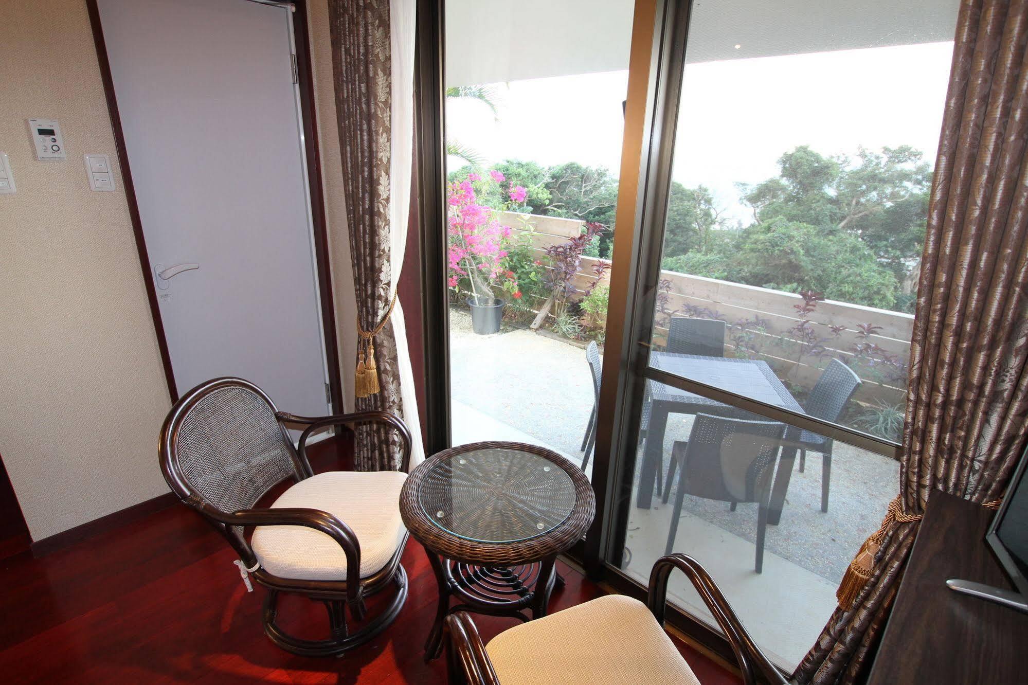 Hotel Ocean Hills Kouri Nakijin Exterior foto