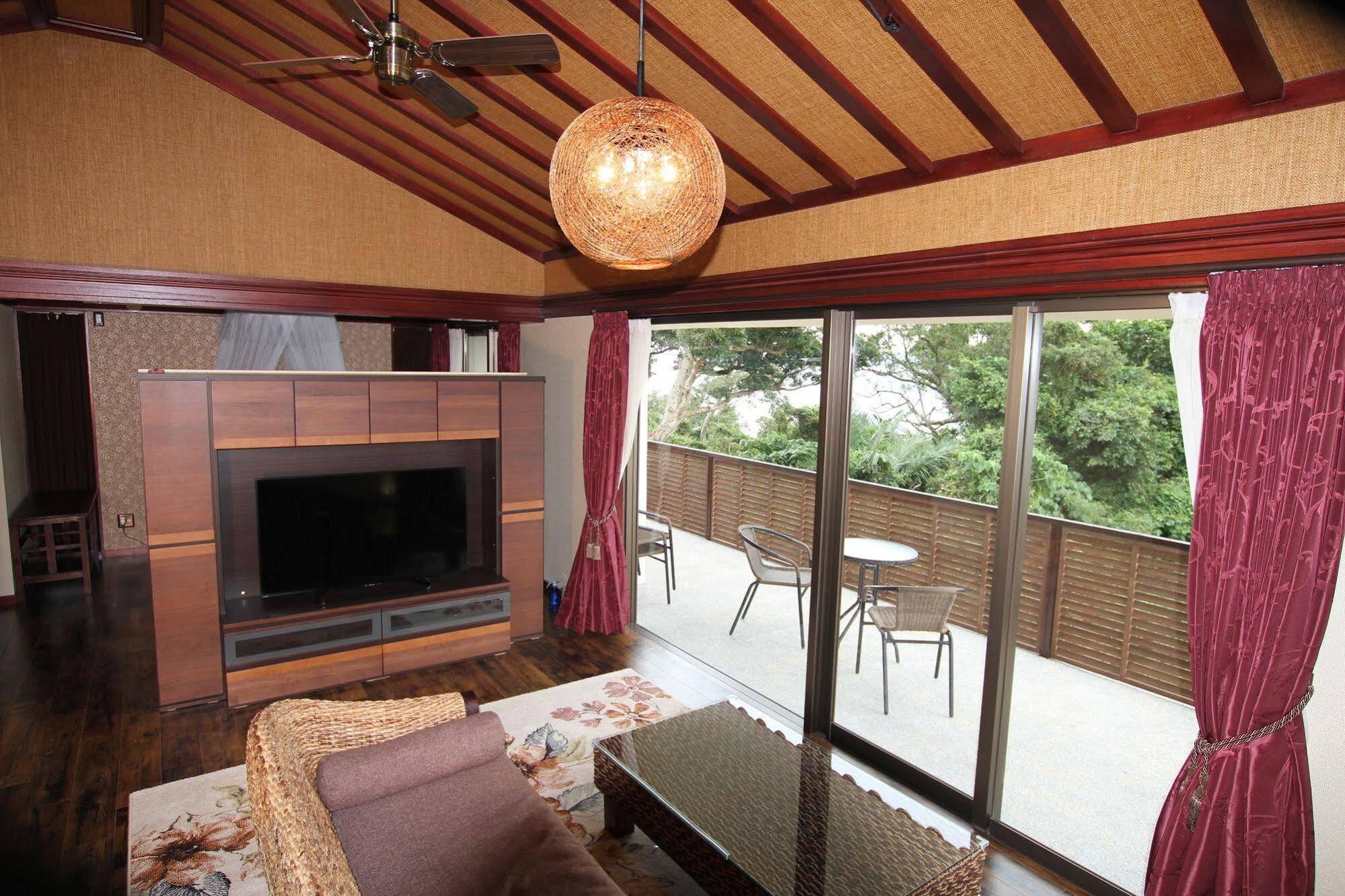 Hotel Ocean Hills Kouri Nakijin Exterior foto