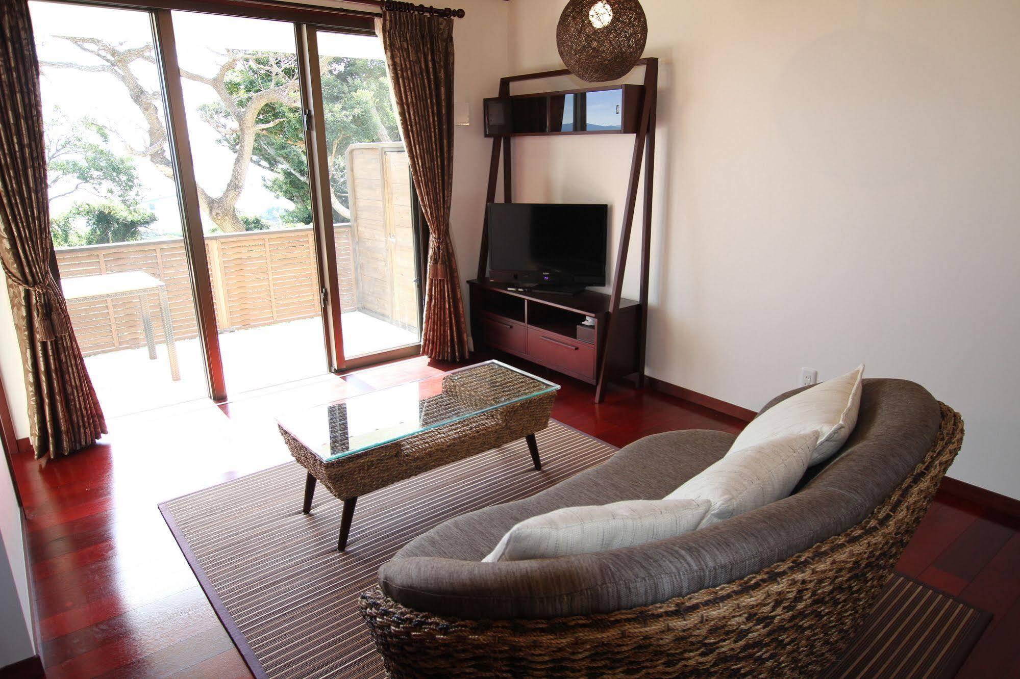 Hotel Ocean Hills Kouri Nakijin Exterior foto